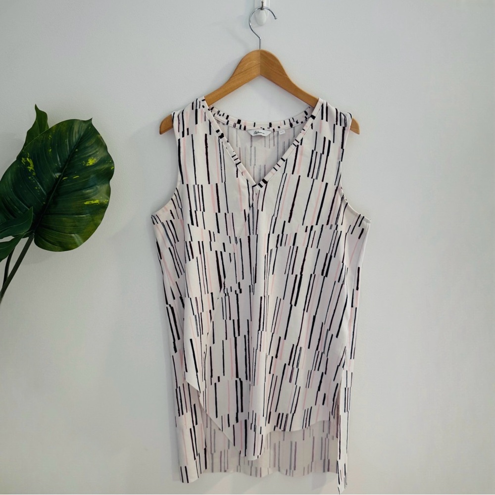 REITMANS | Sleeveless High-Low Blouse Abstract Print Size Medium